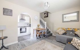 Windsor Burnham Ascot Haven Sleeps 4